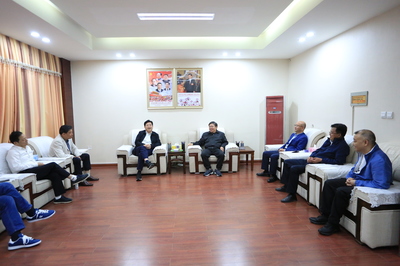 政企攜手謀發(fā)展 許成倉(cāng)會(huì)見(jiàn)安徽省六安市企業(yè)家聯(lián)合會(huì)倪永培一行